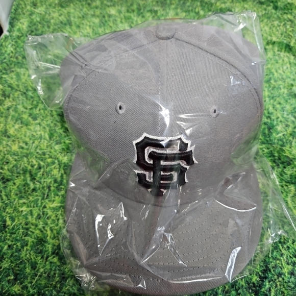 New Era 59Fifty San Francisco Grey Black Fitted Hat Size 8.  Size 8 Fitted Hat - Picture 11 of 11